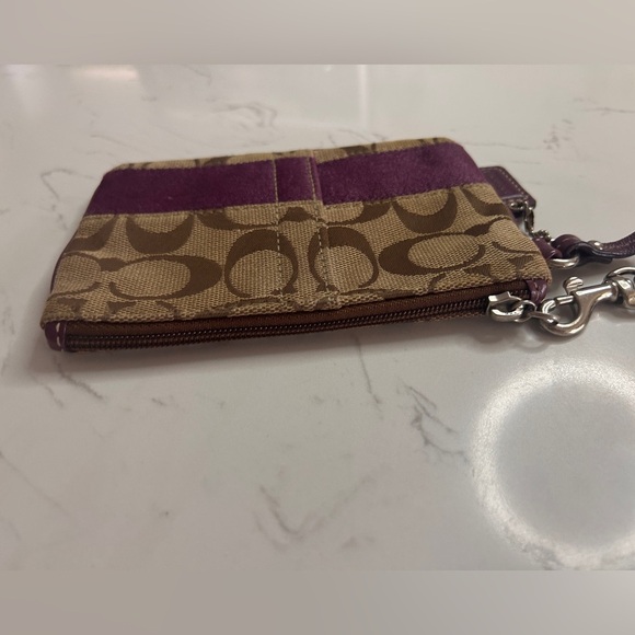 Coach Vintage Wristlet- EUC - Picture 9 of 15